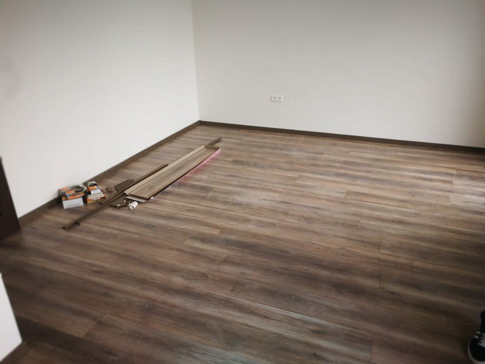 Laminátová podlaha v izbe